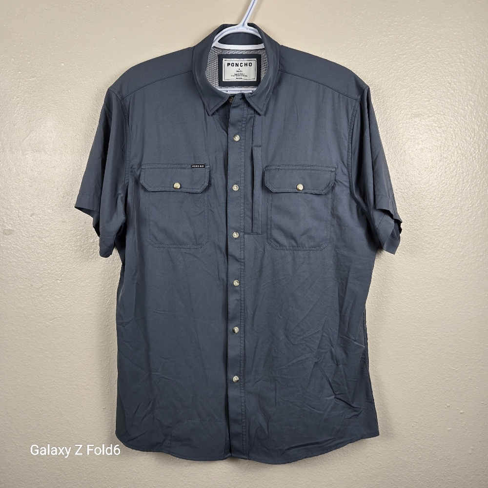 Poncho Outdoors Slim Fit Button‑Down Shirt – Medium – Magnetic Pocket Performanc
